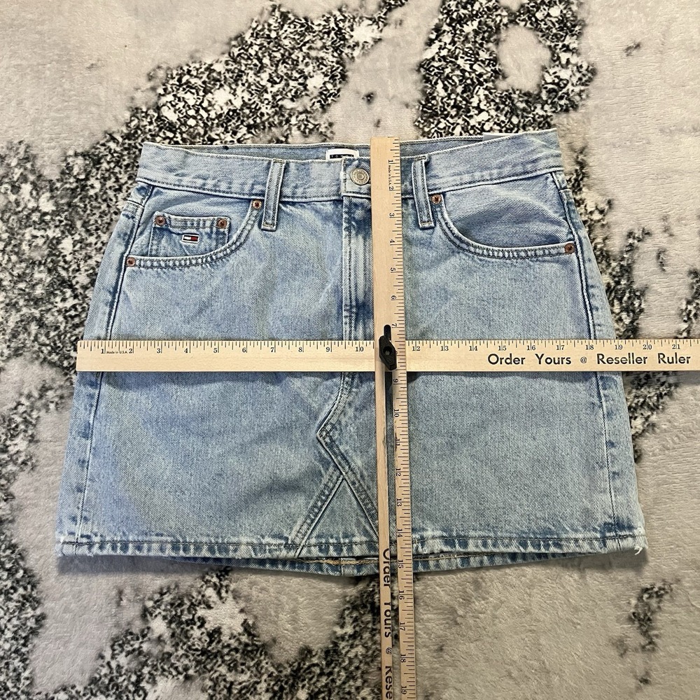 Tommy Hilfiger Skirt Womens Size 29 Izzie Mid Rise Mini Denim Light Blue Wash - Picture 3 of 8